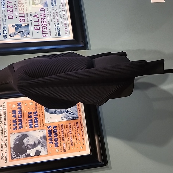 FOREVER 21 Black Criss Cross Drape Front Dolman Sleeve Knit Sweater Small - Picture 3 of 10